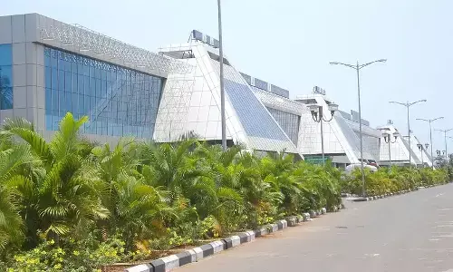 ಕೋಝಿಕ್ಕೋಡ್ ವಿಮಾನ ನಿಲ್ದಾಣದಲ್ಲಿ ಚಾಕಲೇಟ್‌ ಪ್ಯಾಕೆಟ್‌ ಗಳಲ್ಲಿ 1 ಕೆಜಿ ಎಂಡಿಎಂಎ ಅಡಗಿಸಿಟ್ಟಿದ್ದ ಮಹಿಳೆಯ ಬಂಧನ