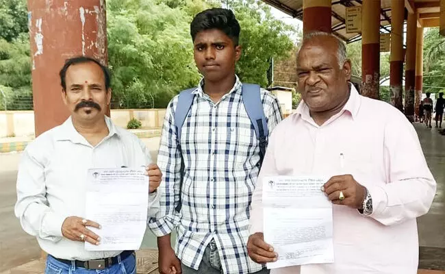 ಬೀದರ್ | ಜಿಲ್ಲೆಯ ಹಳೇ ಬಸ್ ನಿಲ್ದಾಣದಲ್ಲಿ ಬೈಕ್ ಸ್ಟಾಂಡ್ ಸ್ಥಾಪಿಸಲು ಮನವಿ ಬೀದರ್ | ಜಿಲ್ಲೆಯ ಹಳೇ ಬಸ್ ನಿಲ್ದಾಣದಲ್ಲಿ ಬೈಕ್ ಸ್ಟಾಂಡ್ ಸ್ಥಾಪಿಸಲು ಮನವಿ