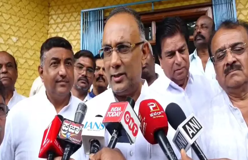 ಧರ್ಮಸ್ಥಳ ದೂರು | ಎಸ್‍ಐಟಿ ತನಿಖೆ ರಾಜಕೀಯ ಪ್ರೇರಿತ ಎಂದು ದಕ್ಷಿಣ ಕನ್ನಡ ಜಿಲ್ಲೆಯ ಮುಖಂಡರು ಹೇಳಲಿ: ದಿನೇಶ್ ಗುಂಡೂರಾವ್