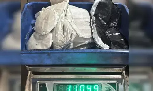 ಸೂರತ್ ವಿಮಾನ ನಿಲ್ದಾಣದಲ್ಲಿ 28 ಕೆಜಿ ಚಿನ್ನದ ಪೇಸ್ಟ್ ವಶ; ದಂಪತಿ ಬಂಧನ