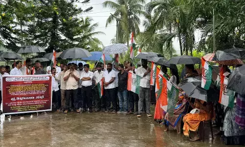 ಕಾರ್ಕಳ: ಬಿಜೆಪಿ ಗ್ರಾ.ಪಂ. ಸದಸ್ಯರ ವಿರುದ್ಧ ಕಾಂಗ್ರೆಸ್ ಪ್ರತಿಭಟನೆ