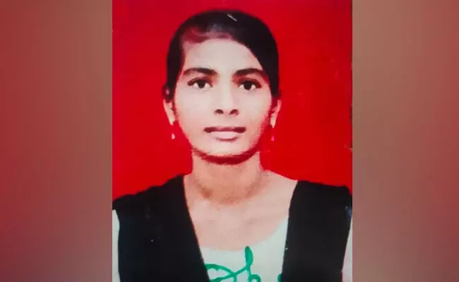 ಕಲಬುರಗಿ: ಪ್ರಿಯಕರನ ಕಿರುಕುಳಕ್ಕೆ ಬೇಸತ್ತು ಯುವತಿ ಆತ್ಮಹತ್ಯೆ ಪ್ರಕರಣ; ಮೃತದೇಹ ಪತ್ತೆ ಕಲಬುರಗಿ: ಪ್ರಿಯಕರನ ಕಿರುಕುಳಕ್ಕೆ ಬೇಸತ್ತು ಯುವತಿ ಆತ್ಮಹತ್ಯೆ ಪ್ರಕರಣ; ಮೃತದೇಹ ಪತ್ತೆ