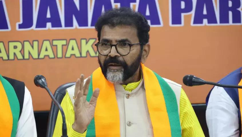 ಆಡಳಿತಾರೂಢ ಕಾಂಗ್ರೆಸ್ ಸರಕಾರ ಸುಳ್ಳು, ವಂಚನೆಗೆ ಹೆಸರಾಗಿರುವ ಸರಕಾರ : ಛಲವಾದಿ ನಾರಾಯಣಸ್ವಾಮಿ ಟೀಕೆ