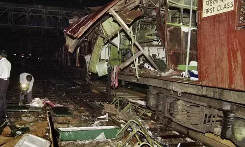 ಮುಂಬೈ ರೈಲು ಸ್ಫೋಟ: ಹಳಿ ತಪ್ಪಿದ ತನಿಖೆಗೆ ಬಲಿಯಾದವರು