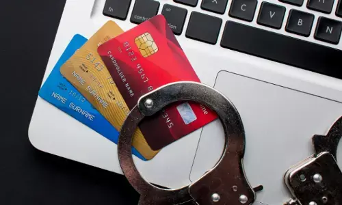 ಬೆಂಗಳೂರು | ʼಡಿಜಿಟಲ್ ಅರೆಸ್ಟ್ʼ ಮೂಲಕ ವಿವಸ್ತ್ರಗೊಳಿಸಿ ಮಹಿಳೆಯರಿಗೆ ಕಿರುಕುಳ ಆರೋಪ: ಪ್ರಕರಣ ದಾಖಲು