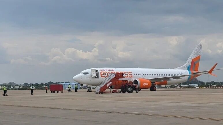 ತಾಂತ್ರಿಕ ದೋಷ: ದಿಲ್ಲಿ- ಮುಂಬೈ ಏರ್ ಇಂಡಿಯಾ ಎಕ್ಸ್‌ಪ್ರೆಸ್ ವಿಮಾನ ಹಾರಾಟ ಸ್ಥಗಿತ