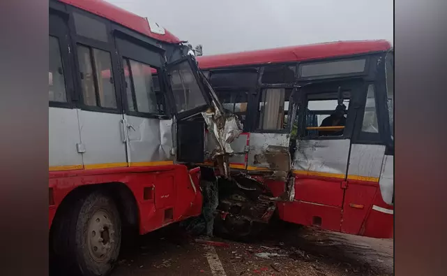 ಸಕಲೇಶಪುರ | ಕೆಎಸ್ಸಾರ್ಟಿಸಿ ಬಸ್ಸುಗಳ ನಡುವೆ ಅಪಘಾತ; 25ಕ್ಕೂ ಹೆಚ್ಚು ಪ್ರಯಾಣಿಕರಿಗೆ ಗಾಯ