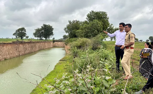 ಯಾದಗಿರಿ | ಅನಧಿಕೃತ ಮುರಂ ಗಣಿಗಾರಿಕೆಗಳಿಗೆ ಜಿಲ್ಲಾಧಿಕಾರಿಗಳಿಂದ ದಿಢೀರ್‌ ಭೇಟಿ, ಪರಿಶೀಲನೆ