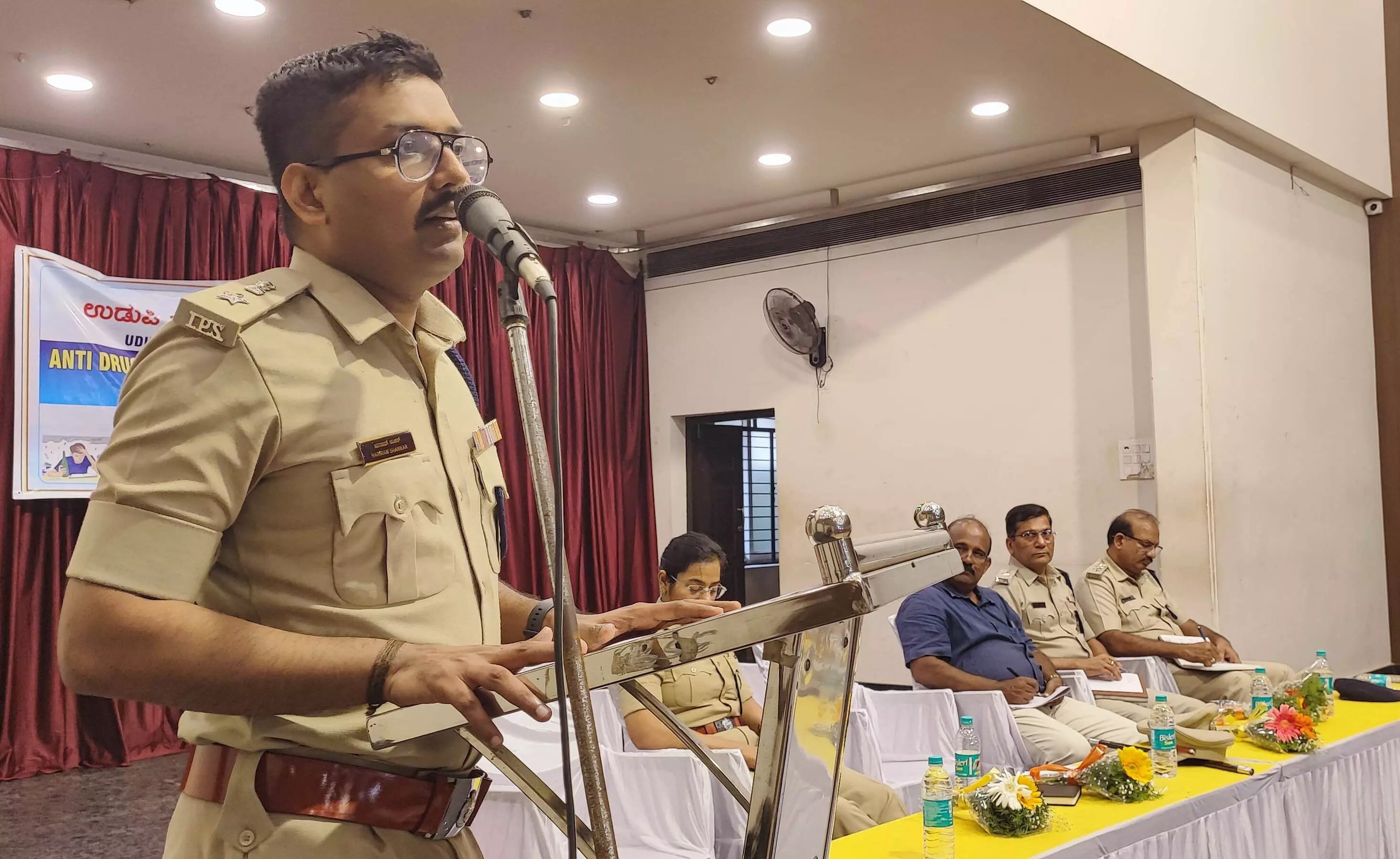 ಪ್ರತಿ ಮೂರು ತಿಂಗಳಿಗೊಮ್ಮೆ ವಿದ್ಯಾರ್ಥಿಗಳ ರಕ್ತ ಪರೀಕ್ಷೆ: ಎಸ್ಪಿ ಹರಿರಾಮ್