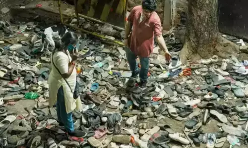 ಬೆಂಗಳೂರು ಕಾಲ್ತುಳಿತ |  ಪೊಲೀಸ್ ಅಧಿಕಾರಿಗಳ ಮೇಲೆ ಇಲಾಖಾ ವಿಚಾರಣೆ ನಡೆಸಲು ಸಂಪುಟ ತೀರ್ಮಾನ