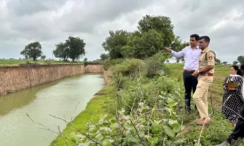 ಯಾದಗಿರಿ | ಅನಧಿಕೃತ ಮುರಂ ಗಣಿಗಾರಿಕೆಗಳಿಗೆ ಜಿಲ್ಲಾಧಿಕಾರಿಗಳಿಂದ ದಿಢೀರ್‌ ಭೇಟಿ, ಪರಿಶೀಲನೆ