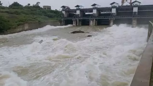 ಚಿಂಚೋಳಿಯಲ್ಲಿ ಭಾರೀ ಮಳೆ: ಮುಲ್ಲಾ ಮಾರಿ ಜಲಾಶಯದಿಂದ 1200 ಕ್ಯೂಸೆಕ್ ನೀರು ಹೊರಕ್ಕೆ