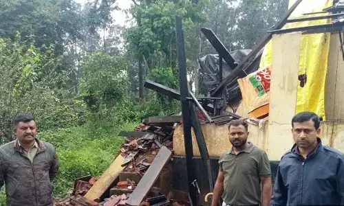 ಕೊಡಗು ಜಿಲ್ಲೆಯಲ್ಲಿ ಗಾಳಿ ಸಹಿತ ಭಾರೀ ಮಳೆ : ಮನೆಗಳಿಗೆ ಹಾನಿ