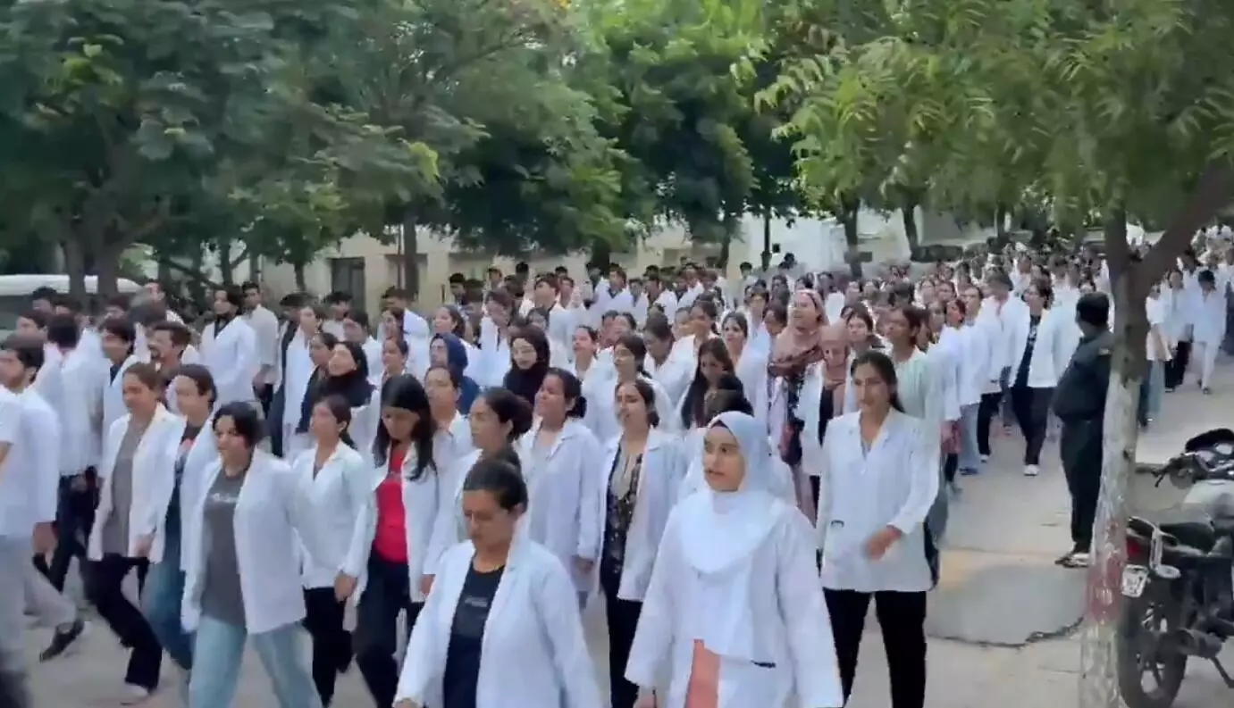 ರಾಜಸ್ಥಾನ | ಕಾಲೇಜು ಸಿಬ್ಬಂದಿಯಿಂದ ಕಿರುಕುಳ ಆರೋಪಿಸಿ ವೈದ್ಯಕೀಯ ವಿದ್ಯಾರ್ಥಿನಿ ಆತ್ಮಹತ್ಯೆ : ಭುಗಿಲೆದ್ದ ಪ್ರತಿಭಟನೆ