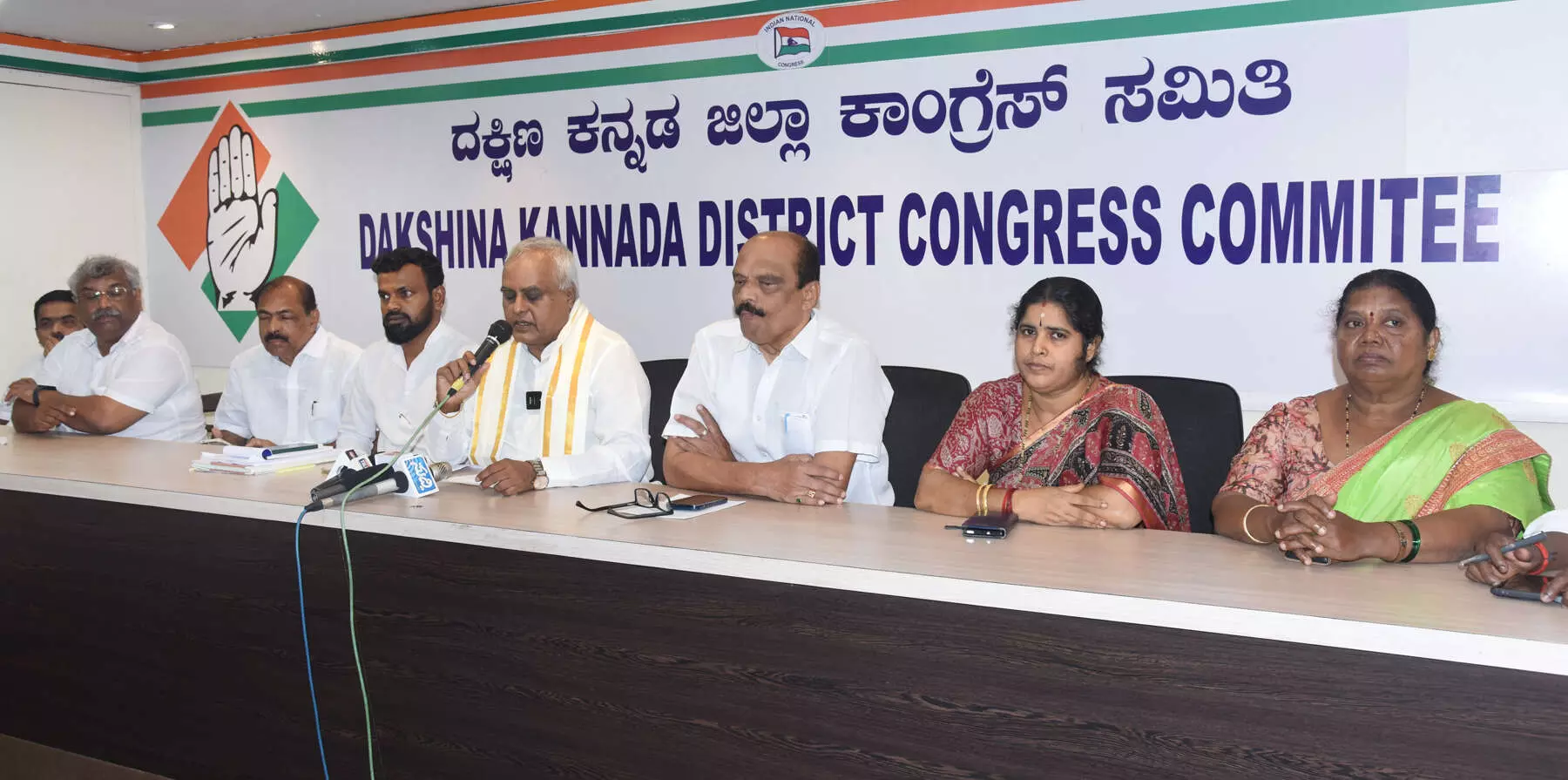 ದ.ಕ. ಜಿಲ್ಲಾ ಕಾಂಗ್ರೆಸ್ ಅಧಿಕಾರ ವಿಭಜನೆ ಬಗ್ಗೆ ಚಿಂತನೆ: ಎಂ.ಸಿ.ವೇಣುಗೋಪಾಲ್