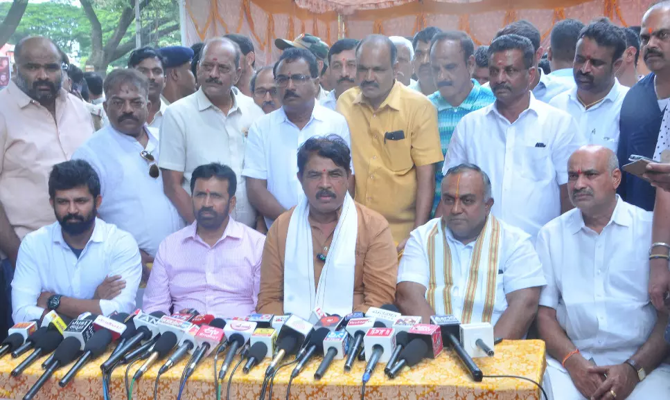 ಧರ್ಮಸ್ಥಳ | ದೂರುದಾರ ಅನಾಮಧೇಯ ವ್ಯಕ್ತಿ ಹಿಂದೆ ಕೇರಳ ಸರಕಾರ ಇದೆ : ಆರ್.ಅಶೋಕ್