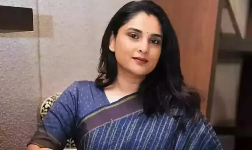 ಸಾಮಾಜಿಕ ಜಾಲತಾಣದಲ್ಲಿ ಅಶ್ಲೀಲ ಸಂದೇಶ | ಪೊಲೀಸ್ ಆಯುಕ್ತರಿಗೆ ದೂರು ನೀಡಿದ ನಟಿ ರಮ್ಯಾ ಸಾಮಾಜಿಕ ಜಾಲತಾಣದಲ್ಲಿ ಅಶ್ಲೀಲ ಸಂದೇಶ | ಪೊಲೀಸ್ ಆಯುಕ್ತರಿಗೆ ದೂರು ನೀಡಿದ ನಟಿ ರಮ್ಯಾ