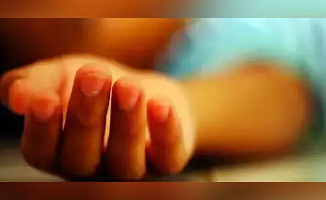 ವಿಜಯನಗರ | ಅಪರಿಚಿತ ವ್ಯಕ್ತಿಯ ಮೃತದೇಹ ಪತ್ತೆ : ಪ್ರಕರಣ ದಾಖಲು ವಿಜಯನಗರ | ಅಪರಿಚಿತ ವ್ಯಕ್ತಿಯ ಮೃತದೇಹ ಪತ್ತೆ : ಪ್ರಕರಣ ದಾಖಲು