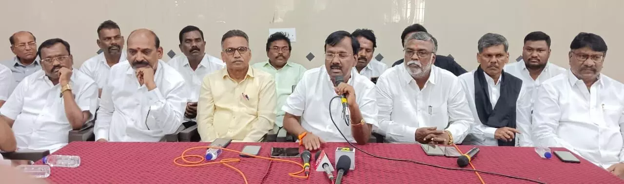 ಕಾಂಗ್ರೆಸ್ ಸರಕಾರದಿಂದ ಒಳ ಮೀಸಲಾತಿ ಜಾರಿಯ ವಿಳಂಬ ಖಂಡಿಸಿ ಆ.10ರಿಂದ ಹೋರಾಟಕ್ಕೆ ತೀರ್ಮಾನ: ಮಾಜಿ ಸಚಿವ ನಾರಾಯಣಸ್ವಾಮಿ ಕಾಂಗ್ರೆಸ್ ಸರಕಾರದಿಂದ ಒಳ ಮೀಸಲಾತಿ ಜಾರಿಯ ವಿಳಂಬ ಖಂಡಿಸಿ ಆ.10ರಿಂದ ಹೋರಾಟಕ್ಕೆ ತೀರ್ಮಾನ: ಮಾಜಿ ಸಚಿವ ನಾರಾಯಣಸ್ವಾಮಿ