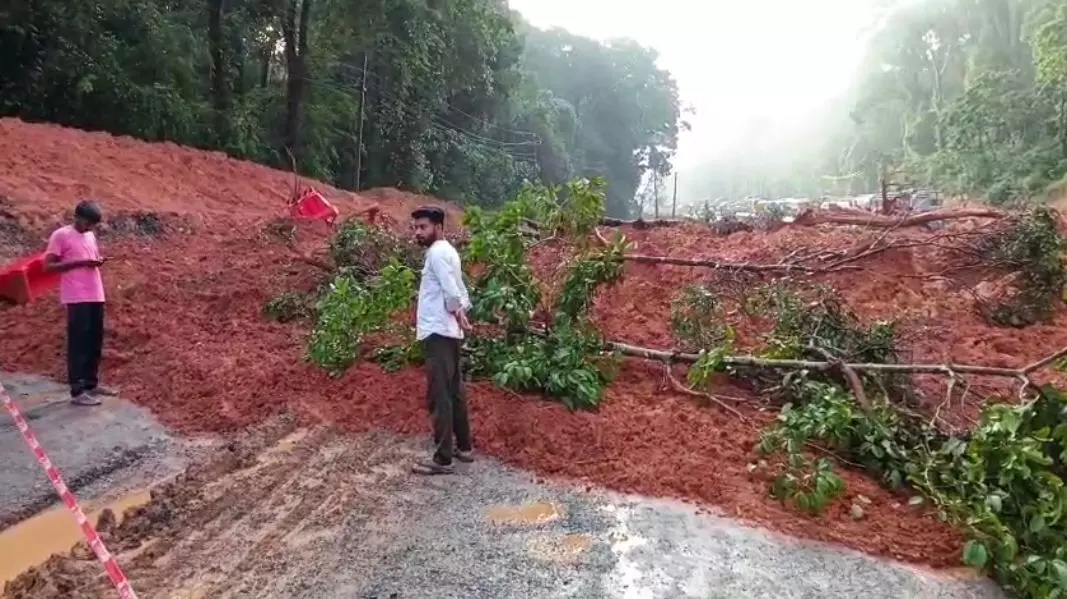 ಉಪ್ಪಿನಂಗಡಿ: ಮಣ್ಣಗುಂಡಿಯಲ್ಲಿ ಮತ್ತೆ ಹೆದ್ದಾರಿಗೆ ಗುಡ್ಡ ಕುಸಿತ