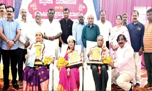 ಧಾರವಾಡ ಕಾರ್ಯನಿರತ ಪತ್ರಕರ್ತರ ಸಂಘ | ʼವಾರ್ತಾಭಾರತಿʼಯ ಅಂಕಣಕಾರ ಸನತ್ ಕುಮಾರ್ ಬೆಳಗಲಿಗೆ ಜೀವಮಾನ ಸಾಧನೆ ಪ್ರಶಸ್ತಿ ಪ್ರದಾನ