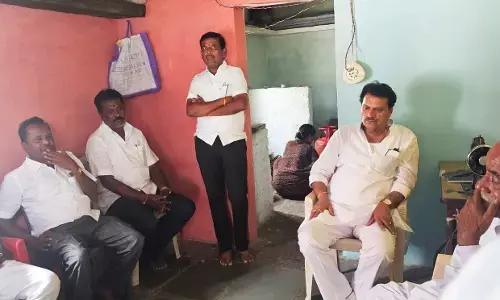 ಯಾದಗಿರಿ | ಆತ್ಮಹತ್ಯೆ ಮಾಡಿದ ರೈತ ನಿಂಗಾರೆಡ್ಡಿ ಕುಟುಂಬಕ್ಕೆ ಕೆಪಿಸಿಸಿ ಪ್ರಧಾನ ಕಾರ್ಯದರ್ಶಿ ವಿಠ್ಠಲ್‌ರಿಂದ ಸಾಂತ್ವಾನ