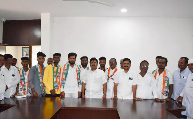 ಆಳಂದ | ಬಿಜೆಪಿ, ಜೆಡಿಎಸ್ ಮುಖಂಡರು ಕಾಂಗ್ರೆಸ್ಗೆ ಸೇರ್ಪಡೆ ಆಳಂದ | ಬಿಜೆಪಿ, ಜೆಡಿಎಸ್ ಮುಖಂಡರು ಕಾಂಗ್ರೆಸ್ಗೆ ಸೇರ್ಪಡೆ