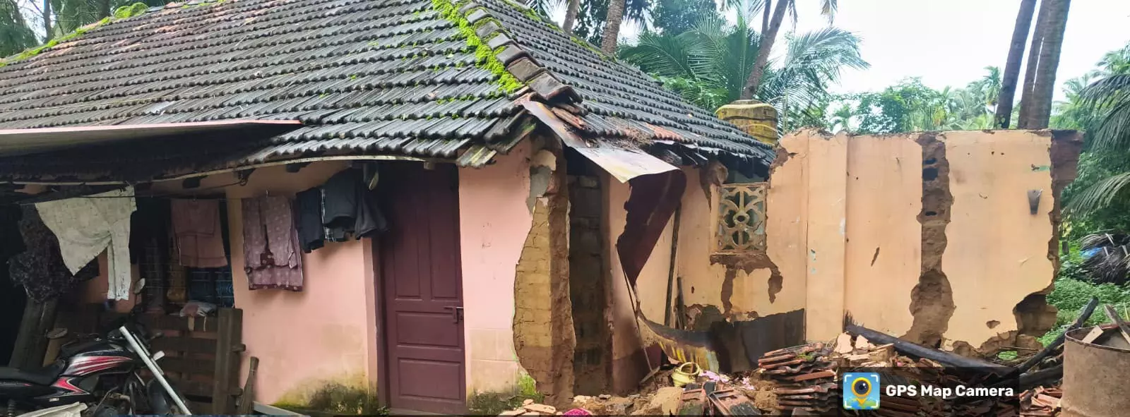 ಉಡುಪಿ: 9 ಮನೆ, 4 ಕೊಟ್ಟಿಗೆ, ತೋಟಗಾರಿಕಾ ಬೆಳೆಗಳಿಗೆ ಹಾನಿ ಉಡುಪಿ: 9 ಮನೆ, 4 ಕೊಟ್ಟಿಗೆ, ತೋಟಗಾರಿಕಾ ಬೆಳೆಗಳಿಗೆ ಹಾನಿ