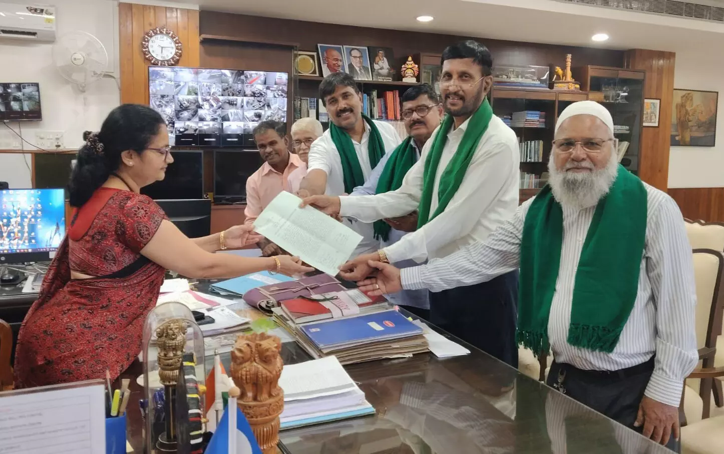 ಪ್ರತಿ 3 ತಿಂಗಳಿಗೊಮ್ಮೆ ಪ್ರತ್ಯೇಕ ರೈತರ ಸಭೆ ಕರೆಯಲು ಆಗ್ರಹಿಸಿ ಉಡುಪಿ ಡಿಸಿಗೆ ಮನವಿ ಪ್ರತಿ 3 ತಿಂಗಳಿಗೊಮ್ಮೆ ಪ್ರತ್ಯೇಕ ರೈತರ ಸಭೆ ಕರೆಯಲು ಆಗ್ರಹಿಸಿ ಉಡುಪಿ ಡಿಸಿಗೆ ಮನವಿ