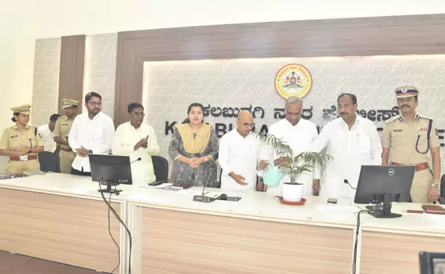 ಅಕ್ರಮ ಚಟುವಟಿಕೆಗಳನ್ನು ಕಟ್ಟುನಿಟ್ಟಾಗಿ ನಿಗ್ರಹಿಸಿ: ಸಚಿವ ಪ್ರಿಯಾಂಕ್ ಖರ್ಗೆ ಸೂಚನೆ