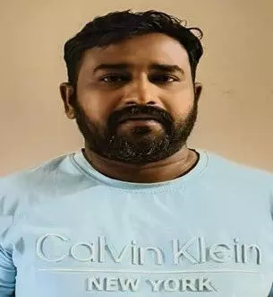 21 ವರ್ಷಗಳಿಂದ ತಲೆಮರೆಸಿಕೊಂಡಿದ್ದ ಆರೋಪಿ ಬಂಧನ 21 ವರ್ಷಗಳಿಂದ ತಲೆಮರೆಸಿಕೊಂಡಿದ್ದ ಆರೋಪಿ ಬಂಧನ