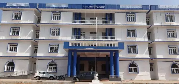 ಭಟ್ಕಳ ಸರಕಾರಿ ಇಲಾಖೆಗಳಲ್ಲಿನ ಬಹುತೇಕ ಹುದ್ದೆಗಳು ಖಾಲಿ: ಸಚಿವರ ಸ್ವಕ್ಷೇತ್ರದಲ್ಲಿ ಇನ್-ಚಾರ್ಜ್ಗಳದ್ದೇ ಕಾರುಬಾರು ಭಟ್ಕಳ ಸರಕಾರಿ ಇಲಾಖೆಗಳಲ್ಲಿನ ಬಹುತೇಕ ಹುದ್ದೆಗಳು ಖಾಲಿ: ಸಚಿವರ ಸ್ವಕ್ಷೇತ್ರದಲ್ಲಿ ಇನ್-ಚಾರ್ಜ್ಗಳದ್ದೇ ಕಾರುಬಾರು