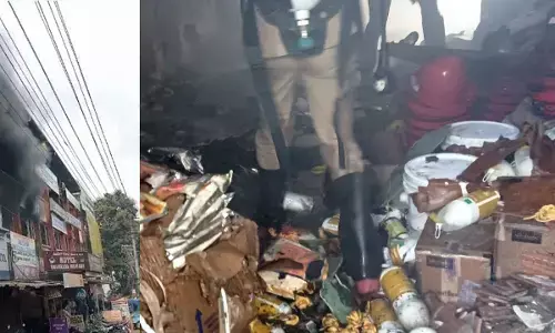 ಮಂಗಳೂರು: ಕೋಳಿ ಆಹಾರ ಮಾರಾಟ ಮಳಿಗೆಯಲ್ಲಿ ಬೆಂಕಿ ಅವಘಡ