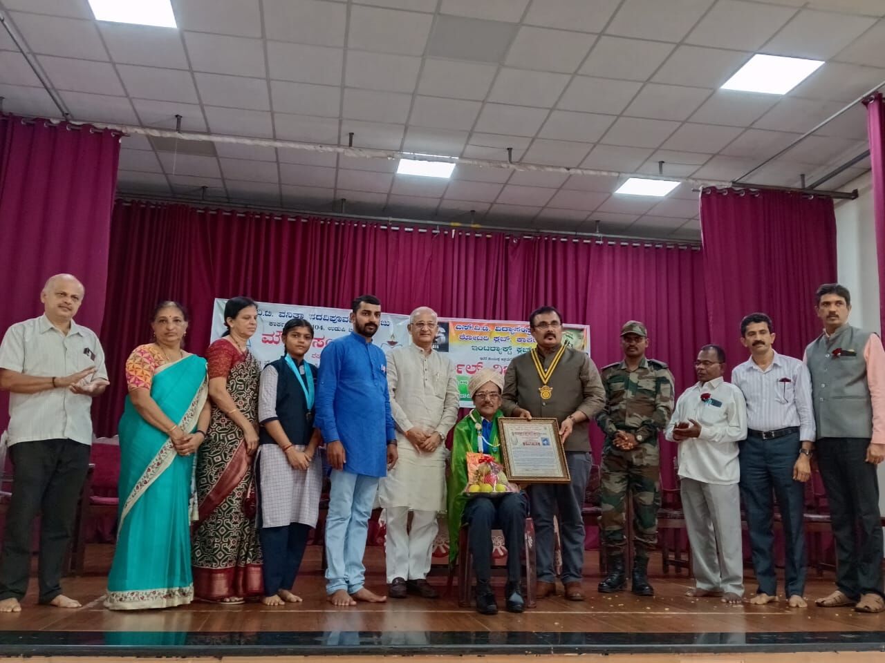 ಸದೃಢ ಯುವಕರು ಸೈನ್ಯಕ್ಕೆ ಸೇರಿ ದೇಶ ಸೇವೆಯಲ್ಲಿ ಸದಾ ಮುಂದಾಗಬೇಕು : ರಂಗಪ್ಪ ಹುಲಿಯಪ್ಪ ಆಲೂರು