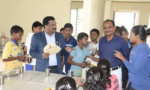 ಯಾದಗಿರಿ | ಜಿಲ್ಲೆಯ ವಸತಿ ನಿಲಯ, ಆಸ್ಪತ್ರೆಗೆ ಶಶೀಧರ ಕೋಸಂಬೆ ಭೇಟಿ, ಪರಿಶೀಲನೆ