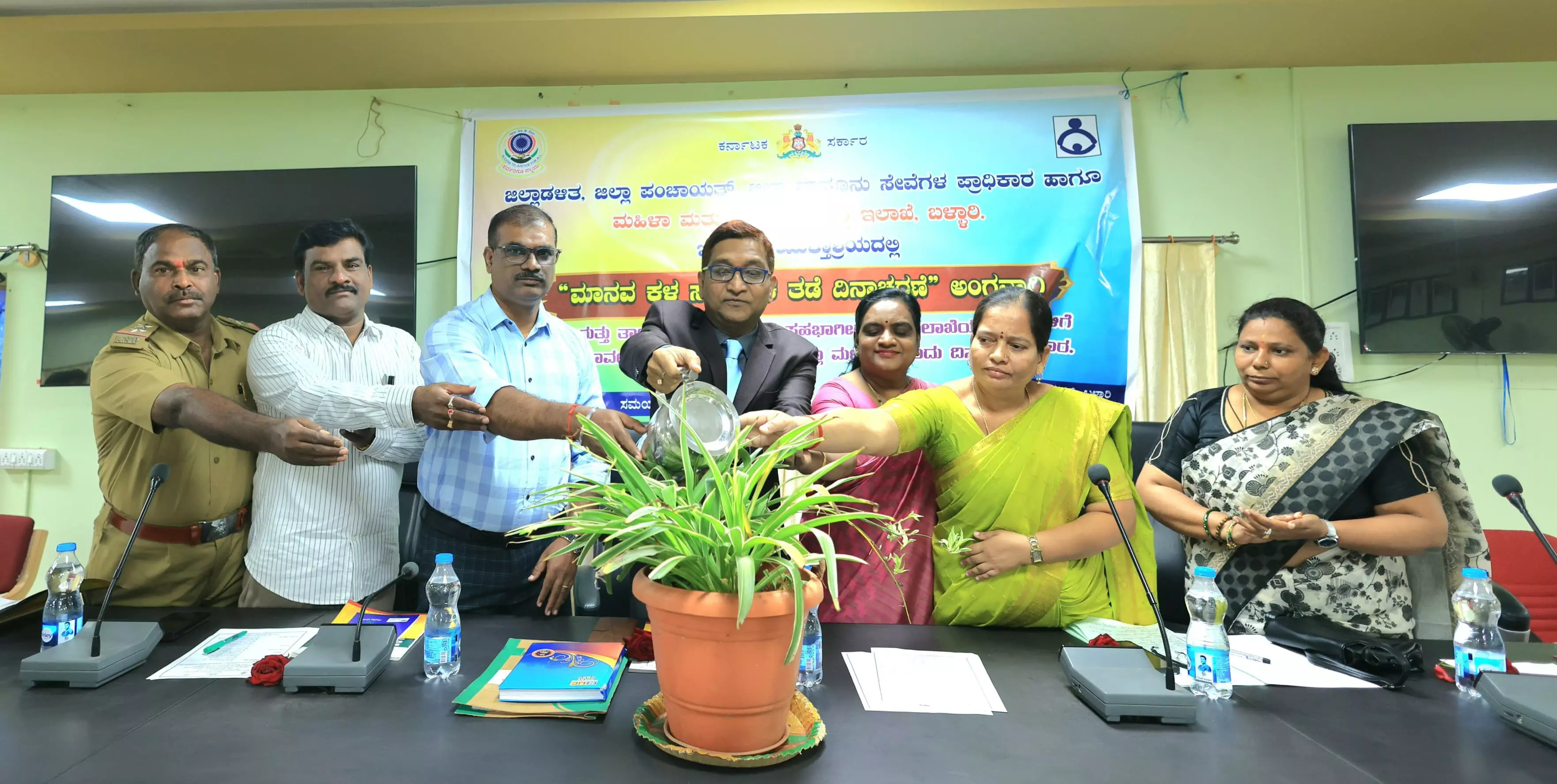 ಬಳ್ಳಾರಿ | ಮಾನವ ಕಳ್ಳ ಸಾಗಾಣಿಕೆ ತಡೆಗೆ ಎಲ್ಲಾ ಇಲಾಖೆಗಳು ಒಗ್ಗೂಡಿ ಕೆಲಸ ಮಾಡಬೇಕು : ನ್ಯಾ.ರಾಜೇಶ್ ಎನ್.ಹೊಸಮನೆ