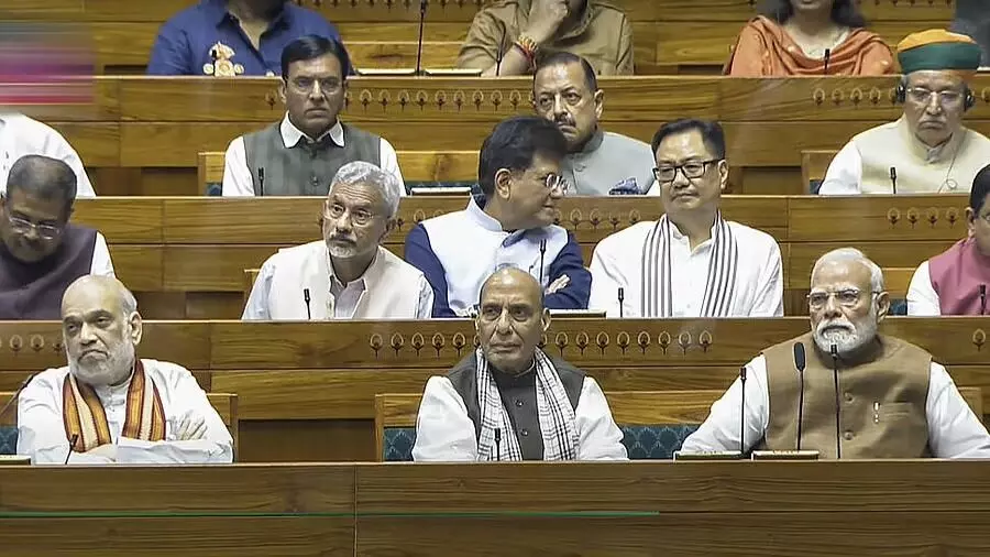 ಜವಾಹರ್ ಲಾಲ್ ನೆಹರೂ ಬಗ್ಗೆ ಟೀಕೆ : ಮೋದಿ, ಶಾಗೆ ಕಾಂಗ್ರೆಸ್ ತರಾಟೆ