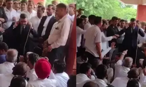 ಉತ್ತರಪ್ರದೇಶ | ಸ್ವಚ್ಛತಾ ಕೊರತೆಯ ಹೊಣೆಹೊತ್ತು ಕರ್ತವ್ಯಕ್ಕೆ ಹಾಜರಾದ ಮೊದಲ ದಿನವೇ ಬಸ್ಕಿ ತೆಗೆದ ಐಎಎಸ್ ಅಧಿಕಾರಿ : ವೀಡಿಯೊ ವೈರಲ್