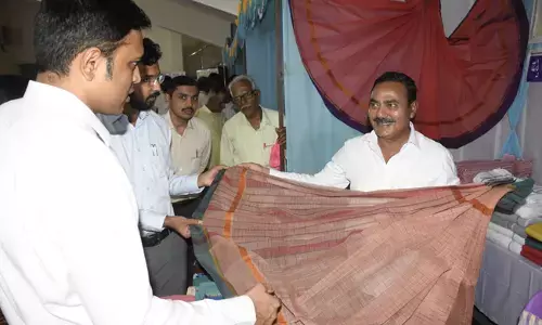 ಯಾದಗಿರಿ | ಮಹಾತ್ವಾಕಾಂಕ್ಷಿ ಜಿಲ್ಲೆಯ ಕನಸು ನನಸು ಮಾಡಲು ಎಲ್ಲರೂ ಶ್ರಮಿಸೋಣ : ಡಿಸಿ ಹರ್ಷಲ್ ಭೋಯರ್