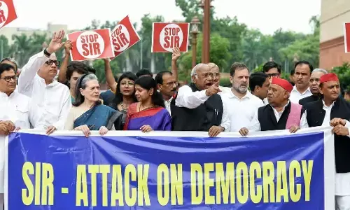 ಬಿಹಾರ ಎಸ್ಐಆರ್ ವಿರುದ್ಧ ಸೋನಿಯಾ, ಪ್ರತಿಪಕ್ಷದ ನಾಯಕರಿಂದ ಪ್ರತಿಭಟನೆ