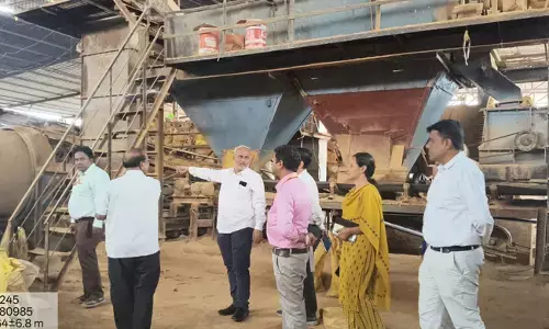 ಕಲಬುರಗಿ | NPK ಮಿಶ್ರಣ ರಸಗೊಬ್ಬರ, ಕೀಟನಾಶಕ ತಯಾರಿಕಾ ಘಟಕಗಳ ಮೇಲೆ ಕೃಷಿ ಅಧಿಕಾರಿಗಳ ದಾಳಿ, ಪರಿಶೀಲನೆ