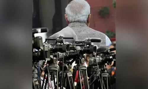 ಡೊಂಕು ಬಾಲಕ್ಕೆ ಡೊಂಕು ನಳಿಗೆ