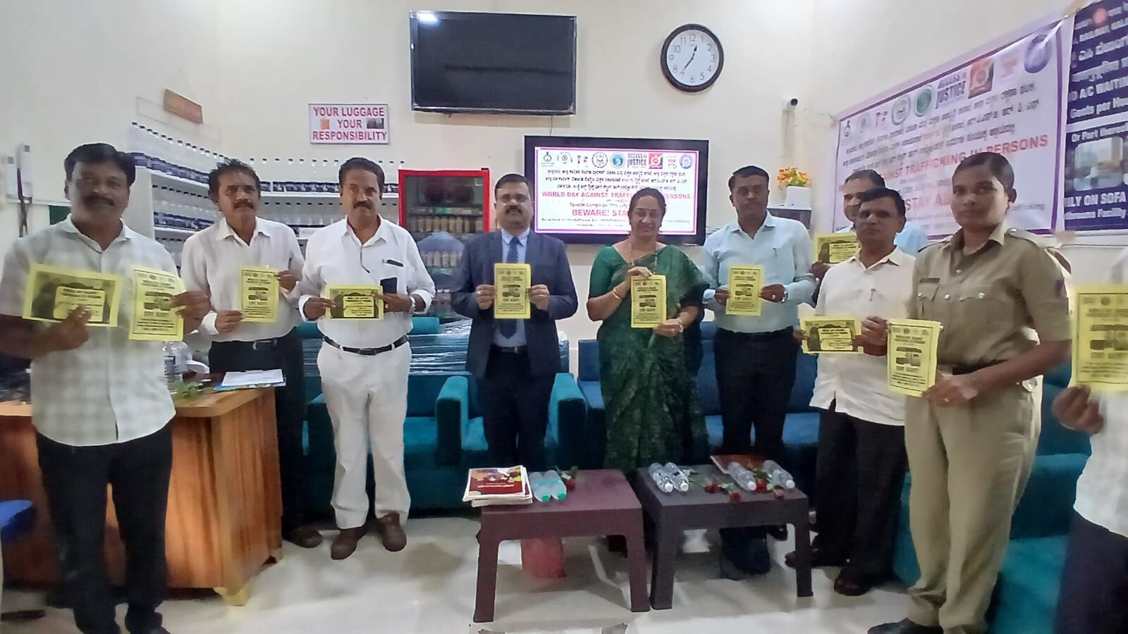 ಕಲಬುರಗಿ: ಮಾನವ ಕಳ್ಳ ಸಾಗಣಿಕೆ ತಡೆ ಕುರಿತು ಕರಪತ್ರ ಬಿಡುಗಡೆ