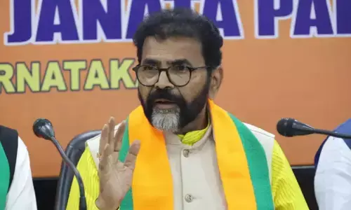 ಪರಿಶಿಷ್ಟರ ಅನುದಾನ ಗ್ಯಾರಂಟಿಗಳಿಗೆ ಬಳಕೆ ನಿಲ್ಲಿಸಿ : ಛಲವಾದಿ ನಾರಾಯಣಸ್ವಾಮಿ