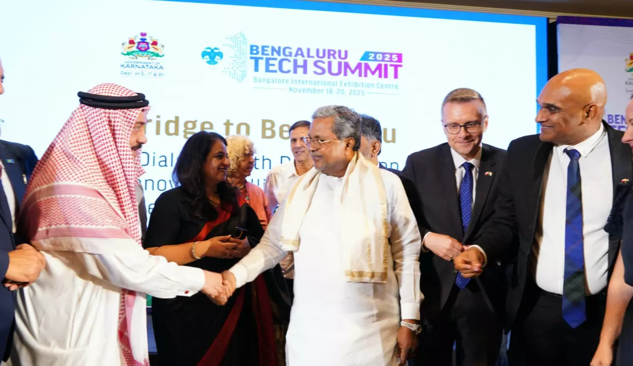 ದೇಶದ ನಾಲ್ಕನೇ ದೊಡ್ಡ ಆರ್ಥಿಕತೆಯನ್ನು ಹೊಂದಿರುವ ರಾಜ್ಯ ನಮ್ಮದು : ಸಿಎಂ ಸಿದ್ದರಾಮಯ್ಯ ದೇಶದ ನಾಲ್ಕನೇ ದೊಡ್ಡ ಆರ್ಥಿಕತೆಯನ್ನು ಹೊಂದಿರುವ ರಾಜ್ಯ ನಮ್ಮದು : ಸಿಎಂ ಸಿದ್ದರಾಮಯ್ಯ