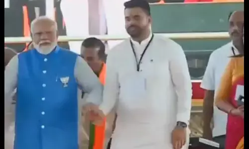 ಪ್ರಜ್ವಲ್ ರೇವಣ್ಣ ಪ್ರಧಾನಿ ಮೋದಿಯ ನಿಕಟವರ್ತಿ: ಹಳೆಯ ಪ್ರಚಾರ ಸಭೆಯ ವೀಡಿಯೋ ಉಲ್ಲೇಖಿಸಿ ಕಾಂಗ್ರೆಸ್ ವಾಗ್ದಾಳಿ