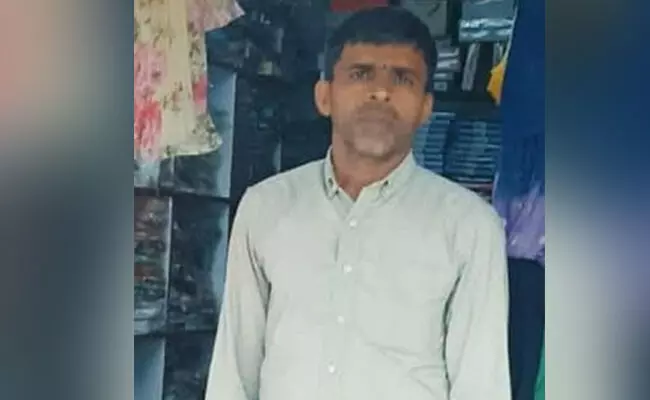 ಉಪ್ಪಿನಂಗಡಿ: ಲಾರಿ ಢಿಕ್ಕಿ; ದ್ವಿಚಕ್ರ ವಾಹನ ಸವಾರ ಮೃತ್ಯು ಉಪ್ಪಿನಂಗಡಿ: ಲಾರಿ ಢಿಕ್ಕಿ; ದ್ವಿಚಕ್ರ ವಾಹನ ಸವಾರ ಮೃತ್ಯು