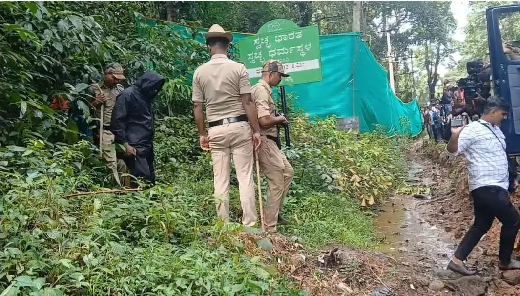 ಧರ್ಮಸ್ಥಳ ಪ್ರಕರಣ | ದೂರುದಾರನನ್ನು ಬೆದರಿಸಿದ ತನಿಖಾಧಿಕಾರಿಯನ್ನು ಎಸ್ಐಟಿ ವಿಚಾರಣೆಗೆ ಒಳಪಡಿಸಲಿ: ಸುಜಾತಾ ಭಟ್ ಪರ ವಕೀಲ ಆಗ್ರಹ