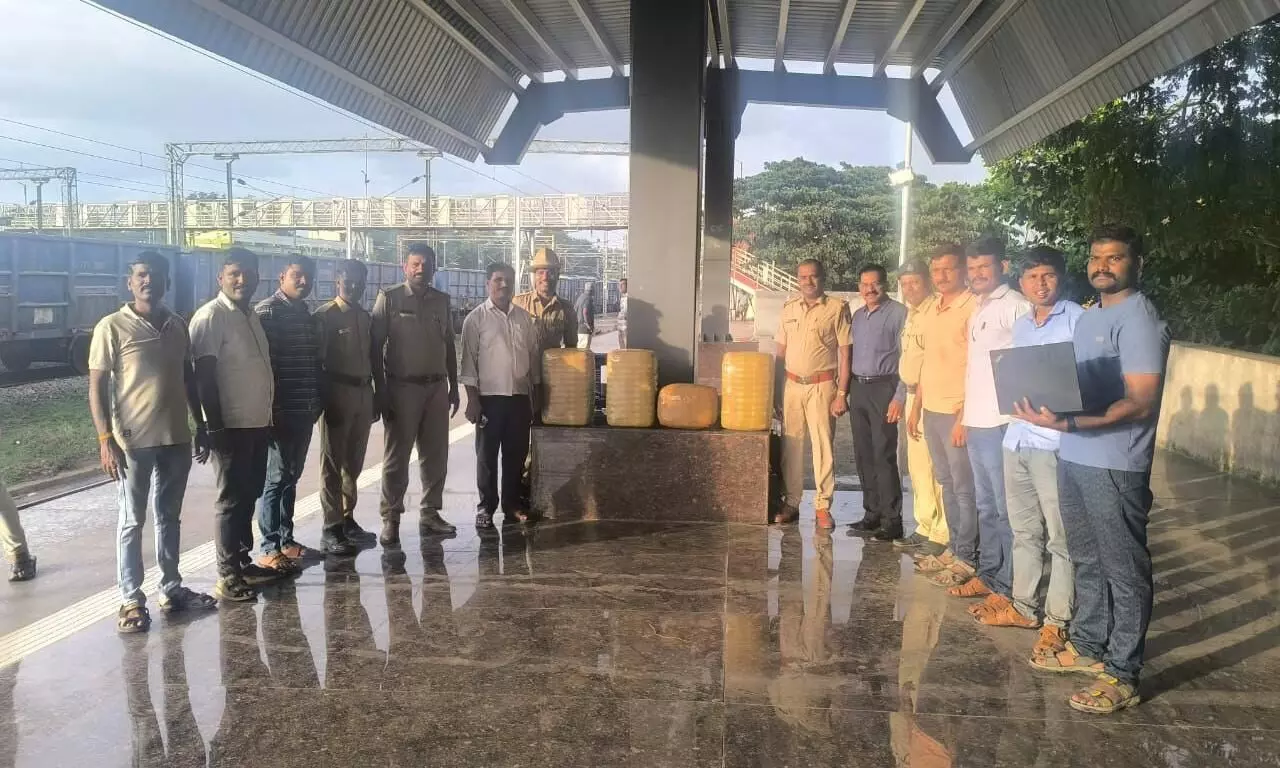 ಬಳ್ಳಾರಿ: 36 ಕೆಜಿ ಗಾಂಜಾ ವಶಪಡಿಸಿಕೊಂಡ RPF