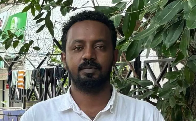 ಕಲಬುರಗಿ: ವೀಸಾ ಮುಗಿದರೂ ಅಕ್ರಮವಾಗಿ ವಾಸಿಸುತ್ತಿದ್ದ ವಿದೇಶಿ ವಿದ್ಯಾರ್ಥಿಯನ್ನು ಪತ್ತೆ ಹಚ್ಚಿದ ಪೊಲೀಸರು ಕಲಬುರಗಿ: ವೀಸಾ ಮುಗಿದರೂ ಅಕ್ರಮವಾಗಿ ವಾಸಿಸುತ್ತಿದ್ದ ವಿದೇಶಿ ವಿದ್ಯಾರ್ಥಿಯನ್ನು ಪತ್ತೆ ಹಚ್ಚಿದ ಪೊಲೀಸರು